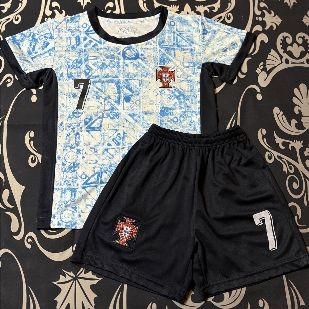 RONALDO KIDS BLUE SOCCER JERSEY - YOUTH SIZE 26 AGE 8-9 NEW WITH TAGS - Picture 3 of 5